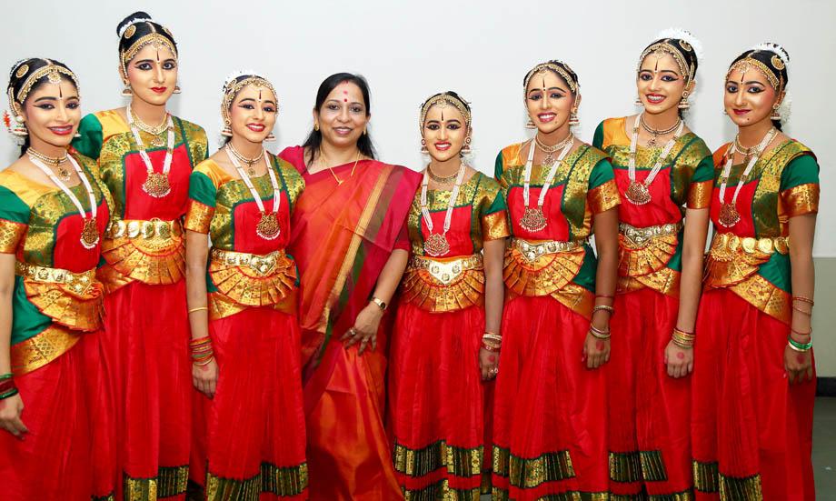 Guru Sandhya Rajan with her students from Nrithyakshethra. 