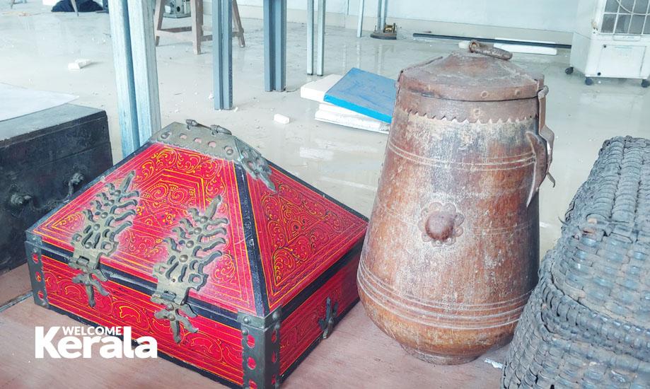 Different types of boxes, antique collection of Mohammedkutty Karukantakathu Vakkayil 