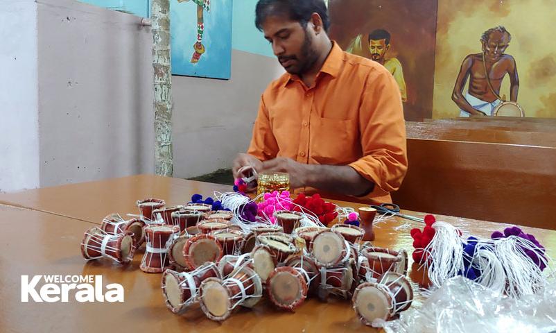 Alamkode Santhosh, on the making of miniatures