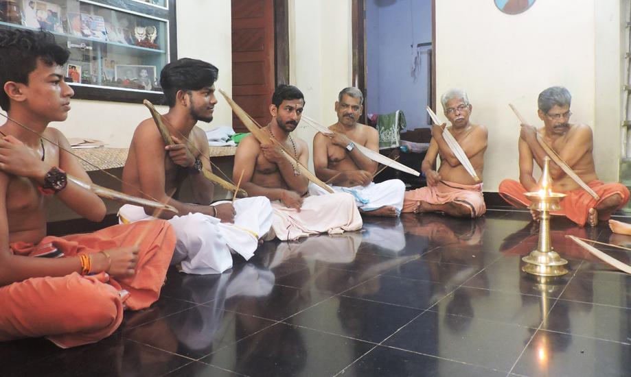 Seasonal crafts Onavillu and Poovatti | Onavillu